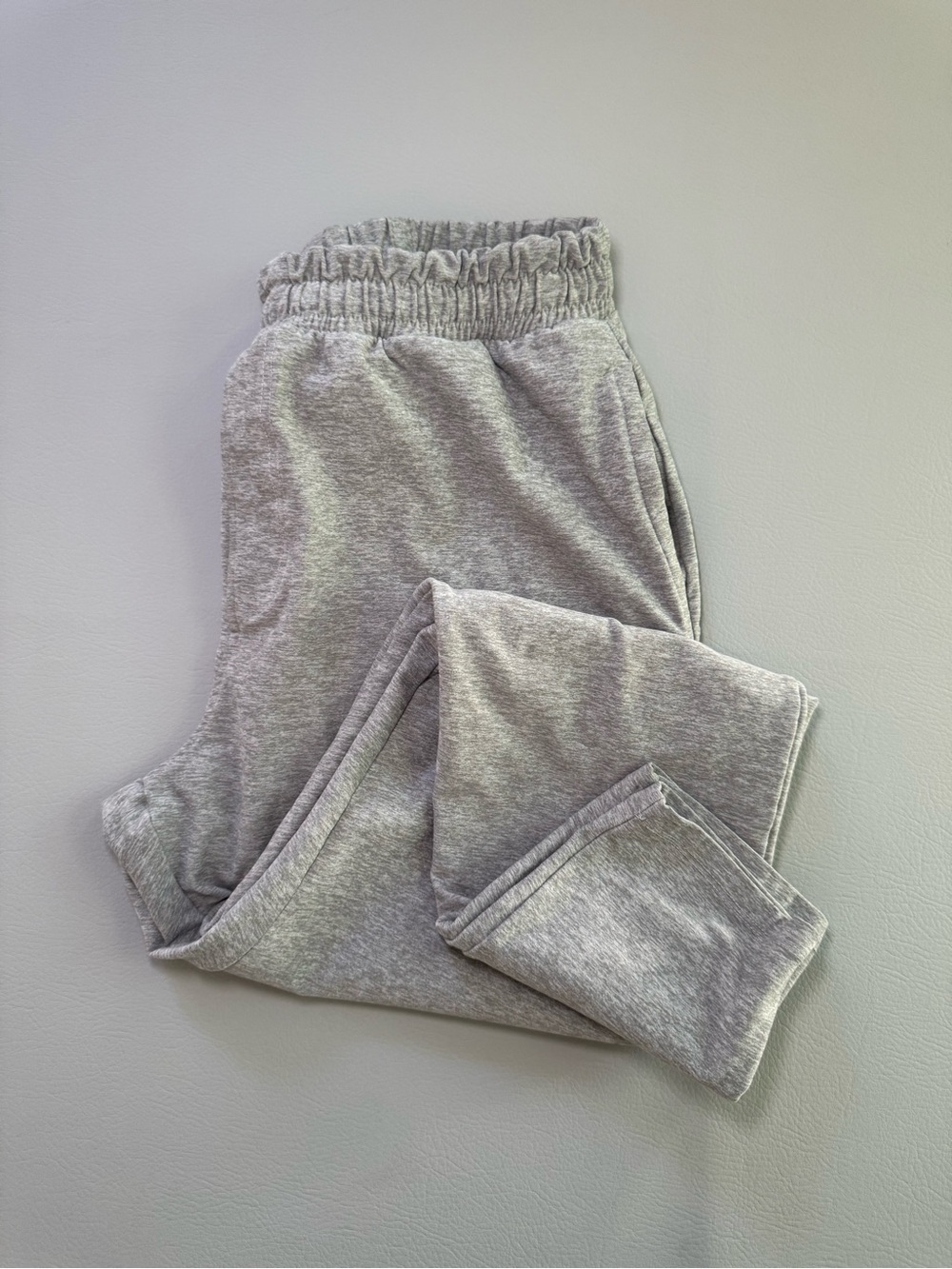Beyond Yoga Men's Spacedye Take It Easy Pants Sweat Pants Medium - Heather Grey